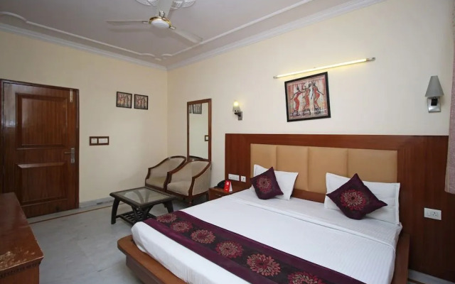 OYO 9011 Hotel Lohmod
