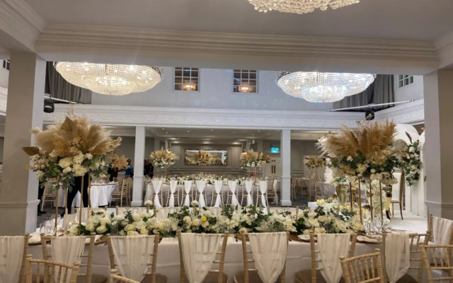 London Chigwell Prince Regent Hotel, BW Signature Collection