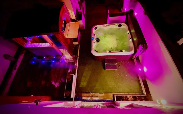 Captivating 4-bed Hot Tub House in Blackpool
