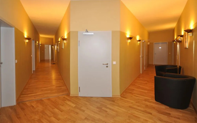 Hotel Apadana Frankfurt