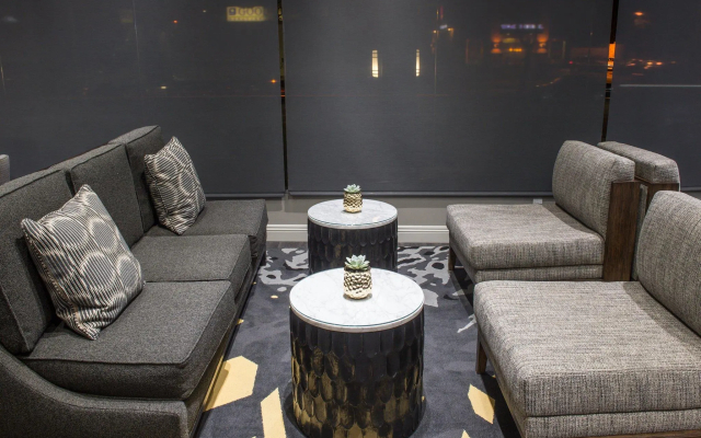 Elan Hotel
