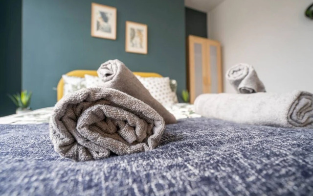2 Bed-town Centre-free Parking
