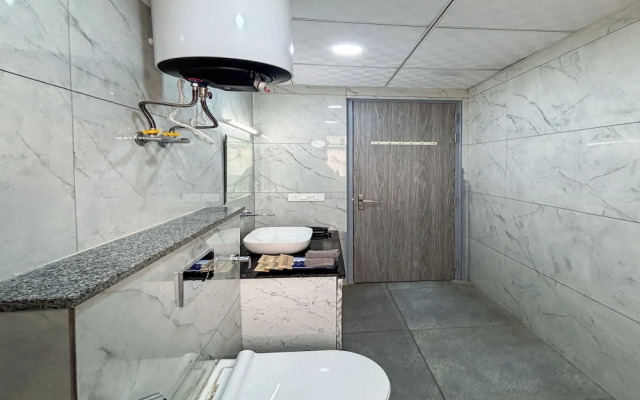 Housr 36 Studio Rooms Bangalore Near Leela Palace