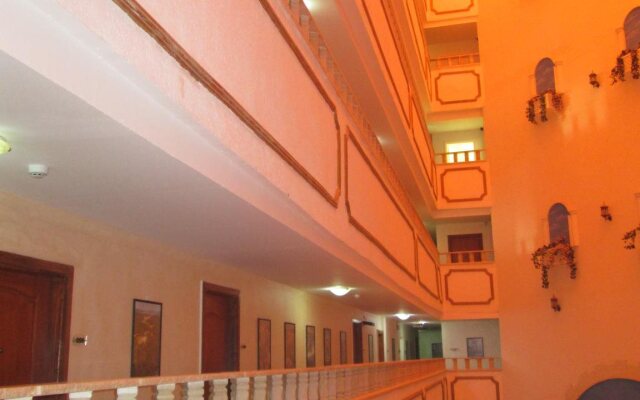 Excelencia Hotel