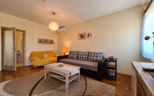 Apartment 743