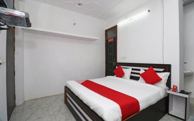 Oyo 18395 Star Palace