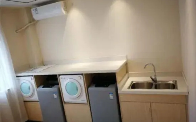 City Comfort Inn Hotel (Wuzhou Sanlong Avenue Government Affairs Center)