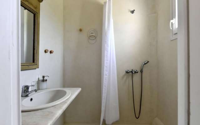 Anemolia Apartments With Pool