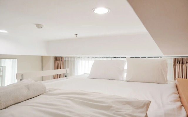 Fancy and Nice Studio Room Apartment at Nine Residence