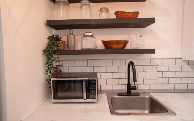 SUPERB 1 Bed Apt. Steps Away From Metro
