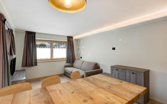 Snow Mountain Planet Suite House