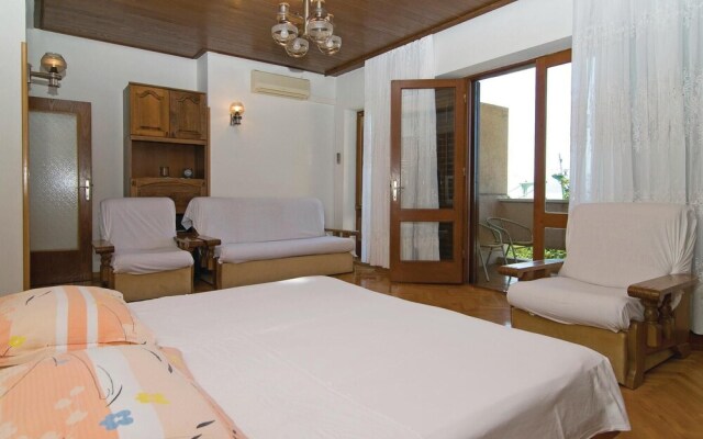 Beautiful Apartment in Krilo Jesenice With 3 Bedrooms