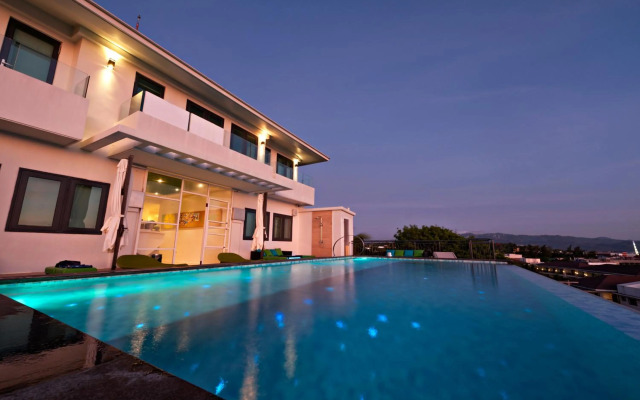 Lime Hotel Boracay