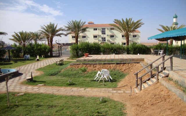 Al Qwafil Suites