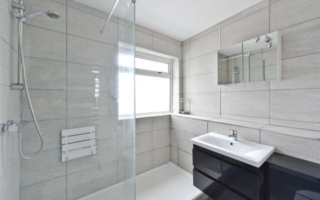 Stunning Penthhouse apt