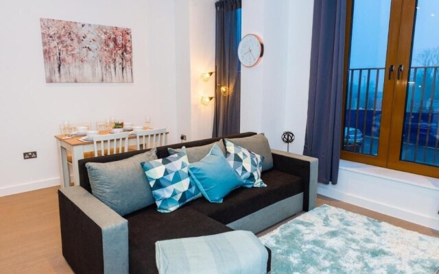 Absolute Stays on Grosvenor- Free Wifi Families Contractors Longshort Stays