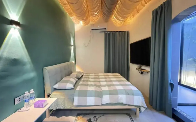 Serenity Courtyard Hotel
