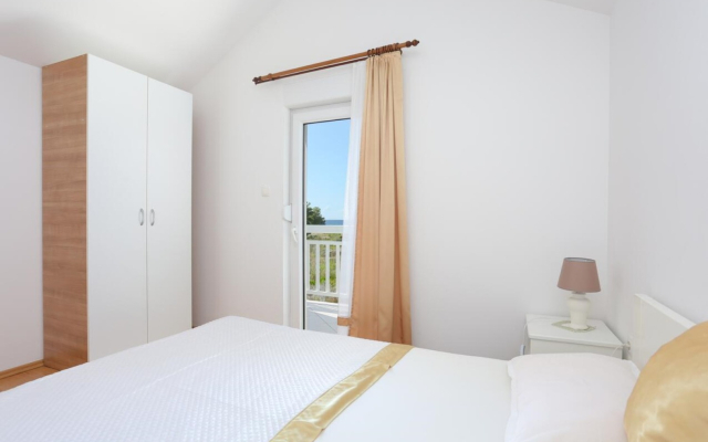 Apartment Lias - with restaurant: A5 prvi kat Rogoznica, Riviera Sibenik