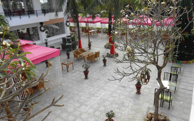 Yasaka Huong Sen Restaurant & Hotel