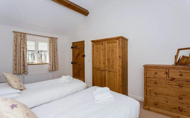 Classic Cotswolds Home near Littleworth