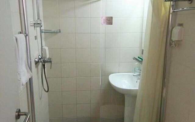 Guantong Modern Hotel