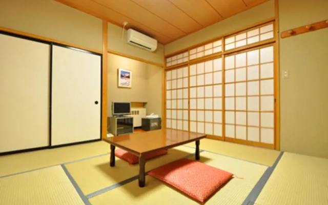 Marukin Ryokan – Guest Rooms – Hakuba