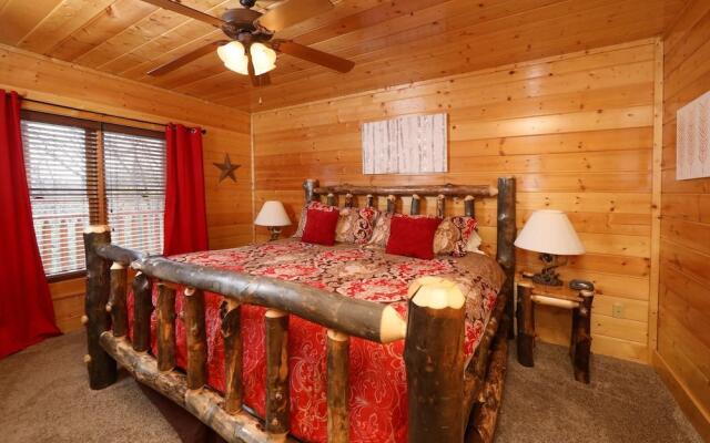 Ridgetop Theatre Lodge - Six Bedroom Cabin