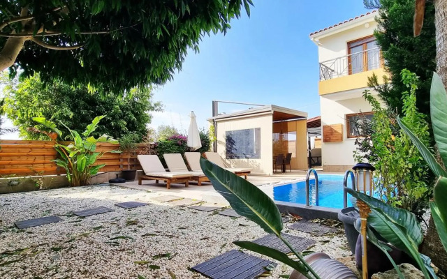 Shanti Paphos Holiday House