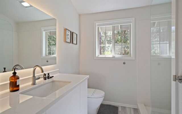 1 Sunrise 3 Bedroom Home by Redawning