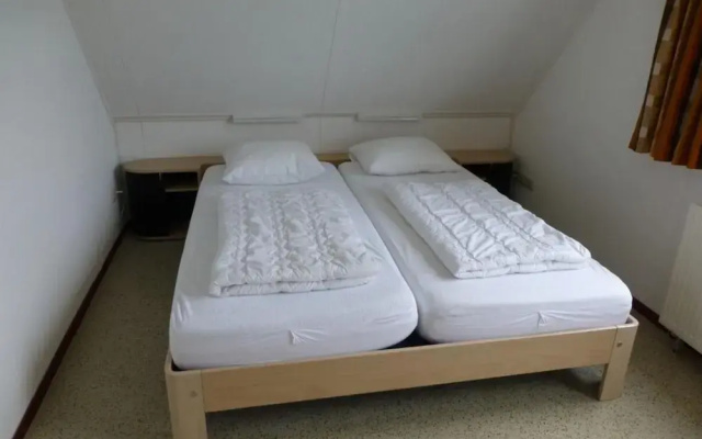 Bungalow for 6 People, Near the Beach
