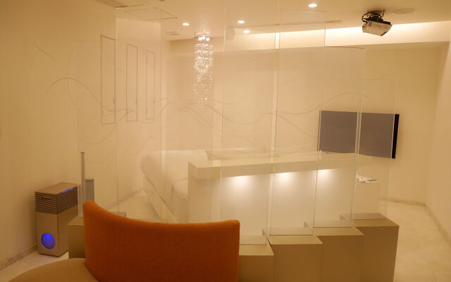 Breath Hotel