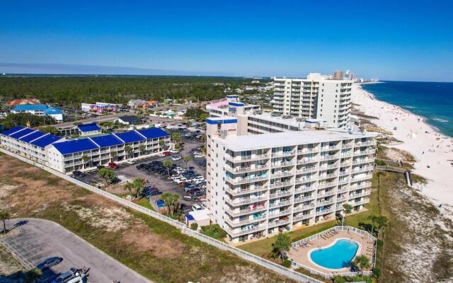 Beach View 3br/2ba W/pools Sleeps 8