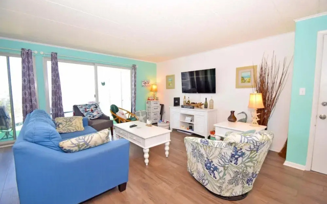 Thunder Island 81b 2 Bedroom Condo by RedAwning