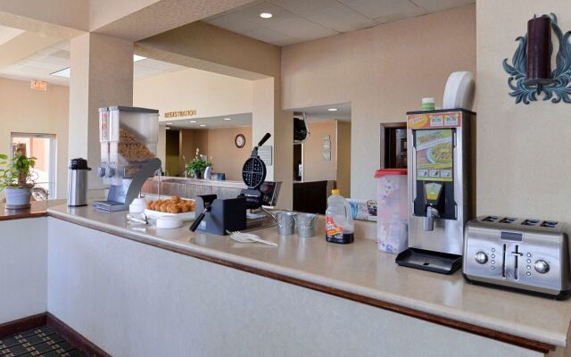 Americas Best Value Inn & Suites Memphis E