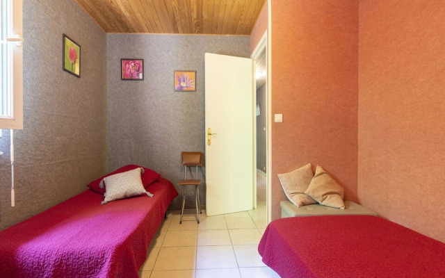 Tranquil Villa in Les Salelles