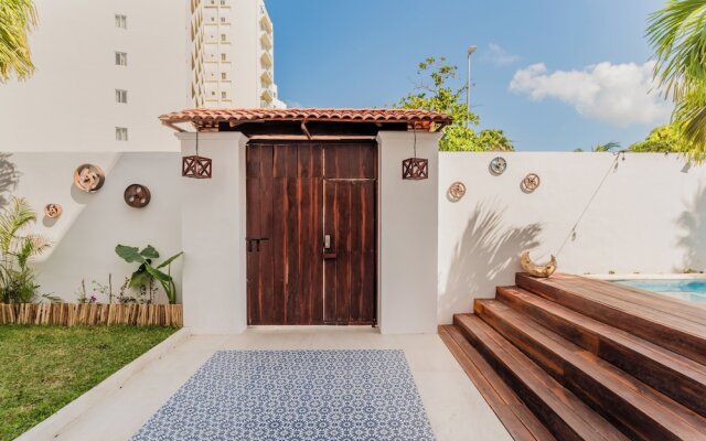 Casa Aluxes Guesthouse