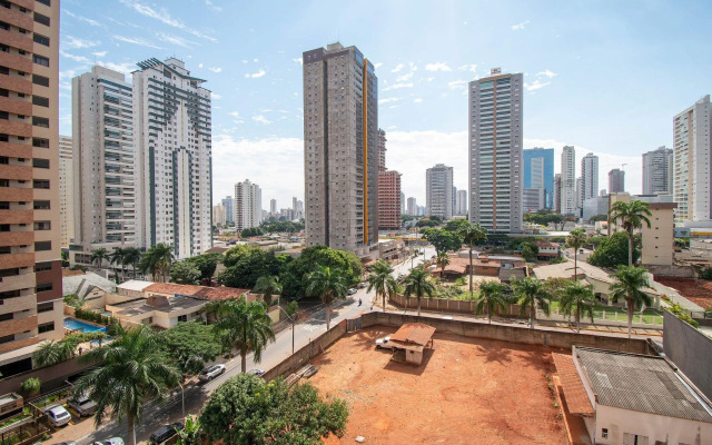 Flat com linda Piscina no Setor Bueno - TH605