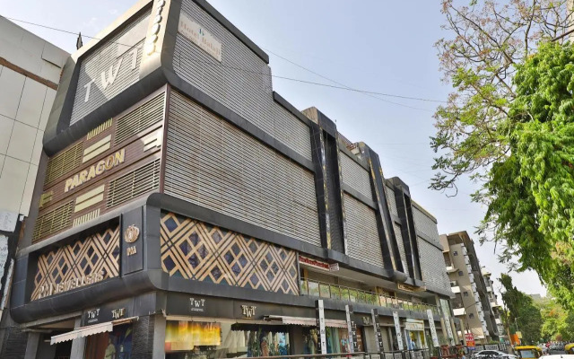OYO Premium Law Garden C G Road