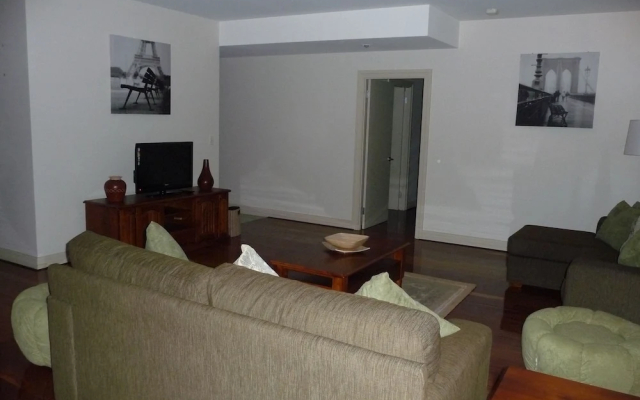 City Escape 3BD in Adelaides East End 6