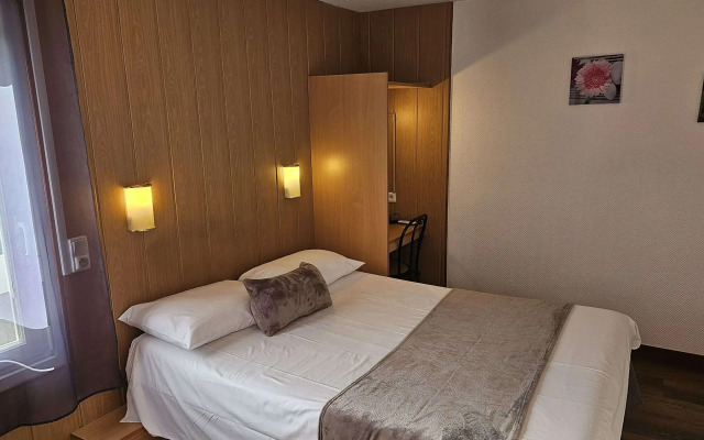 Brit Hotel Essentiel Pau Lescar