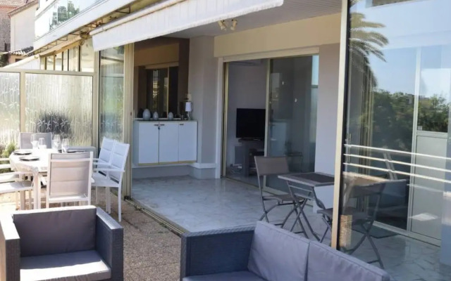 Sea View in Golfe-juan Near Cannes Beach