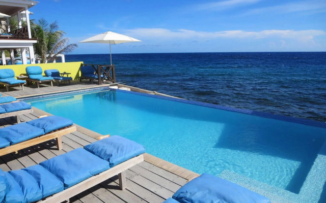 Scuba Lodge & Ocean Suites