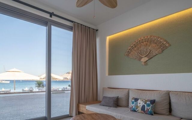 Yali Sui̇tes Hotel