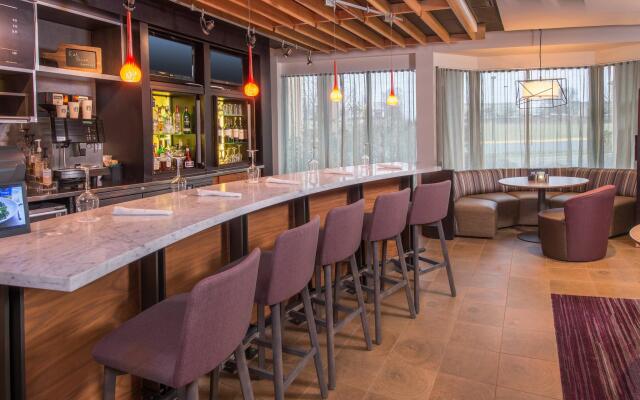 Courtyard Fairfax Fair Oaks