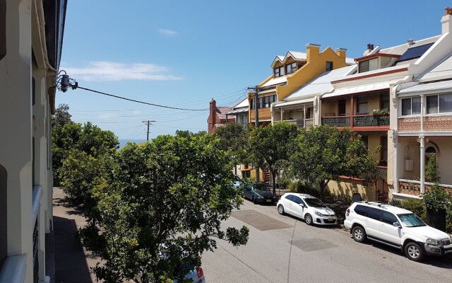 Newcastle Terraces & Apartments - Vista Apartment