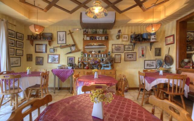Green Grove Guest House