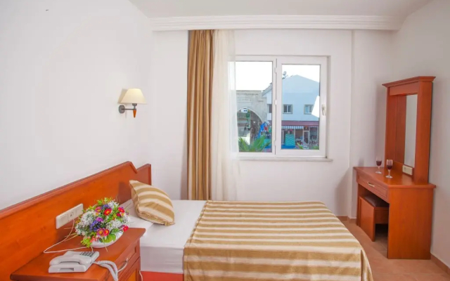 Отель Xeno Eftalia Resort 