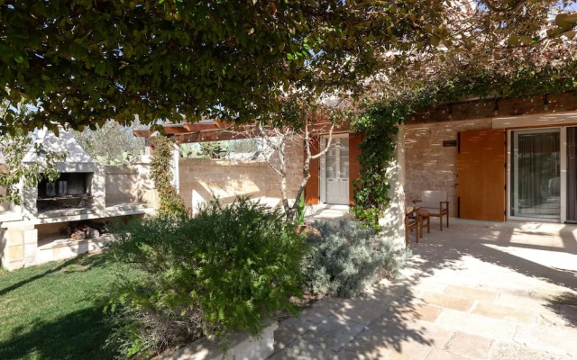 Masseria Misocampo With Garden And Pool