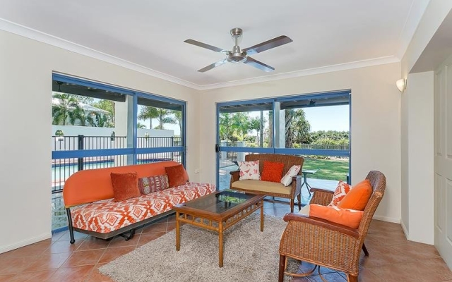 Dolce Vita Beachfront Holiday House
