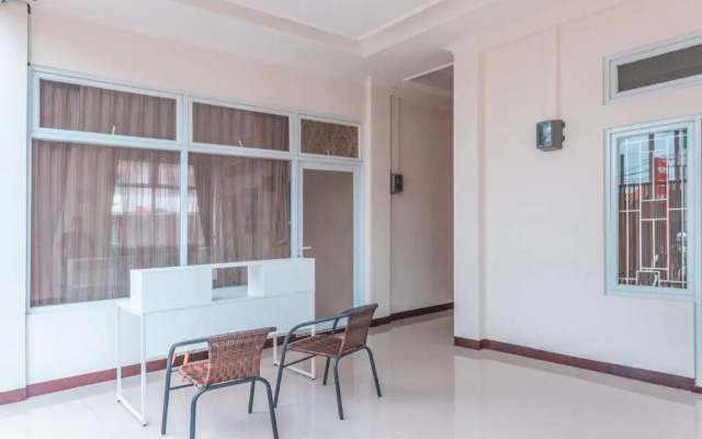 OYO Life 2658 Kost Rasyamada